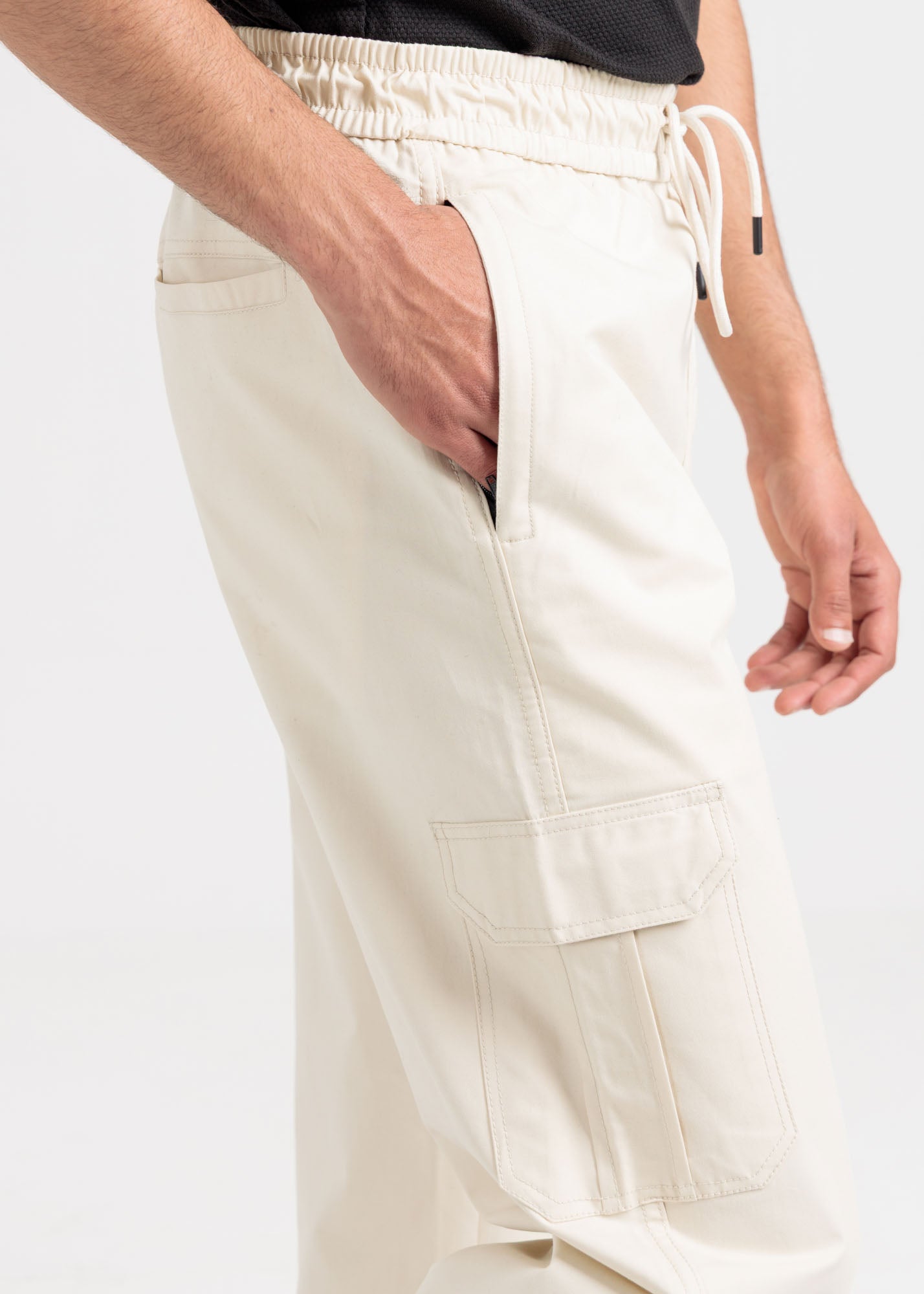 Relaxed Fit Cotton Cargo Trousers – Ivory